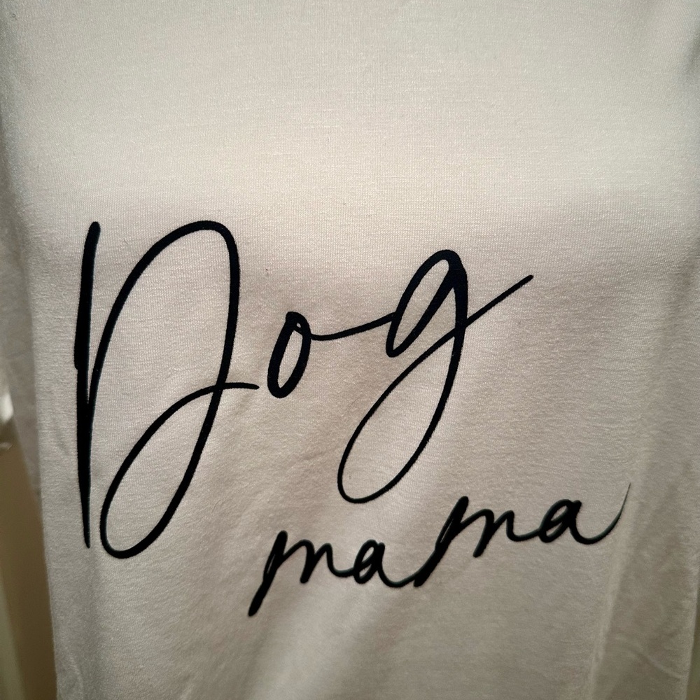 Dog Mama t-shirt - Picture 2 of 3